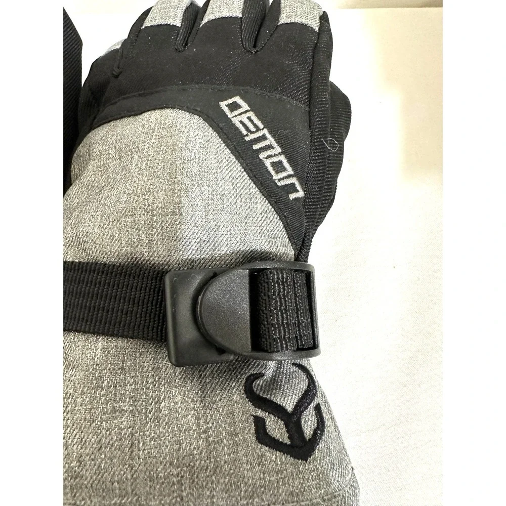 Demon Brand Youth Medium Black & Gray Winter Snow Gloves with Heat Pockets
